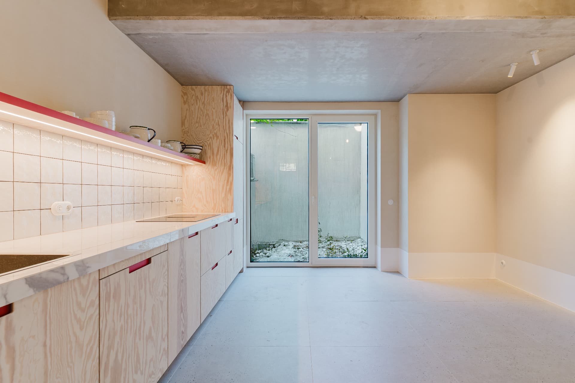 Kitchen opening onto the terrace